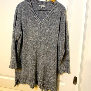Orvis XL EUC Tunic length v-neck sweater, super soft, light gray